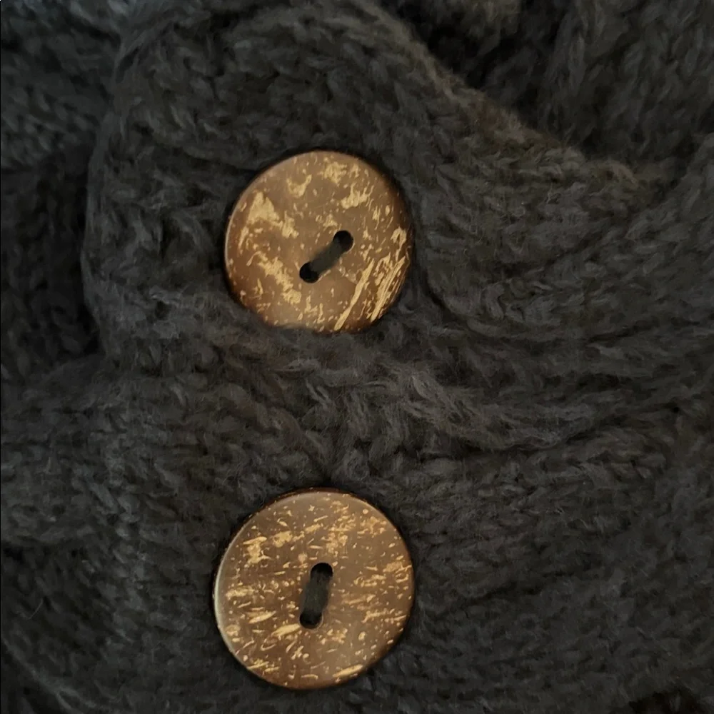 🆕 Cozy Black Knit Scarf/Cowl with Large Button Accents - Picture 5 of 10